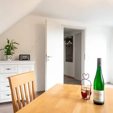 Haus Hanghuhn Буллай