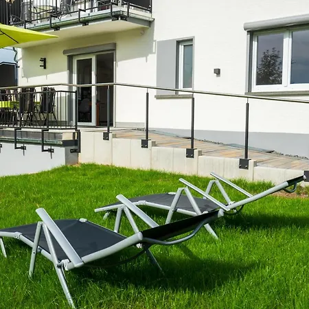 Haus Hanghuhn بولاي