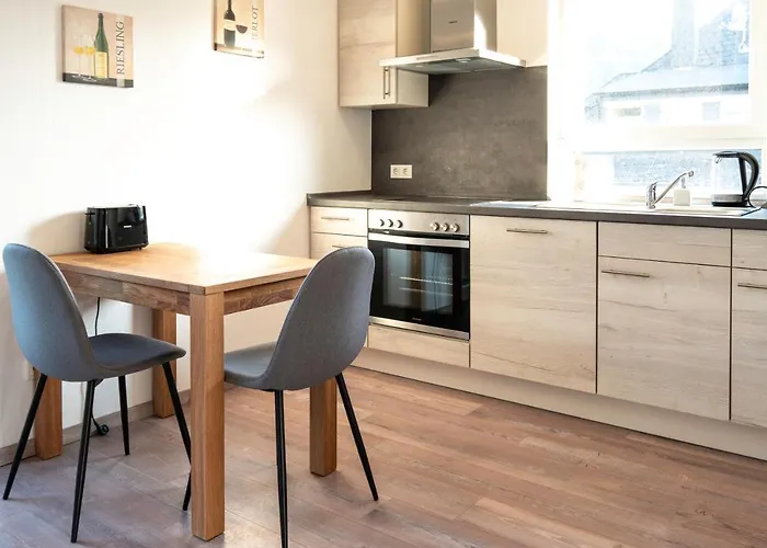 Haus Hanghuhn * Bullay