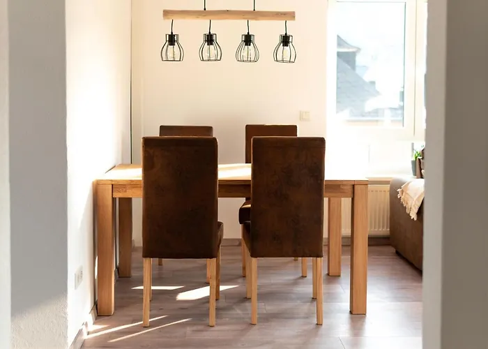 Haus Hanghuhn * بولاي